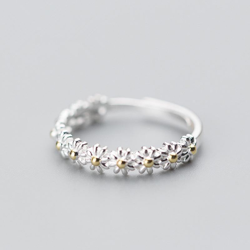 Adjustable Little Daisy Ring + Gift Card